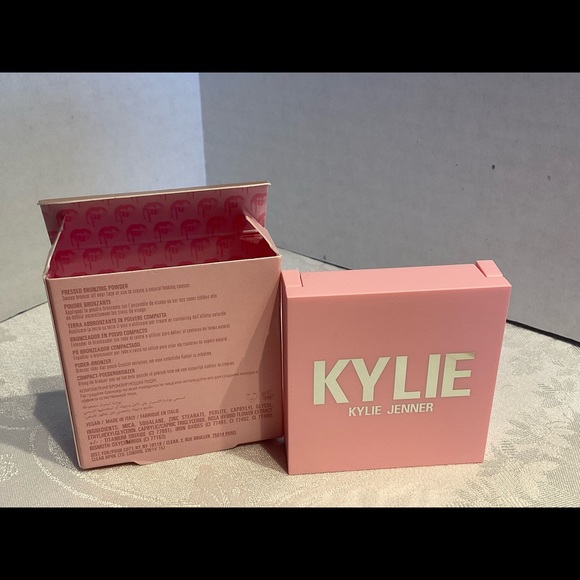 Kylie cosmetics pressed bronzing powder in tequila tan number 200 - Picture 3 of 6